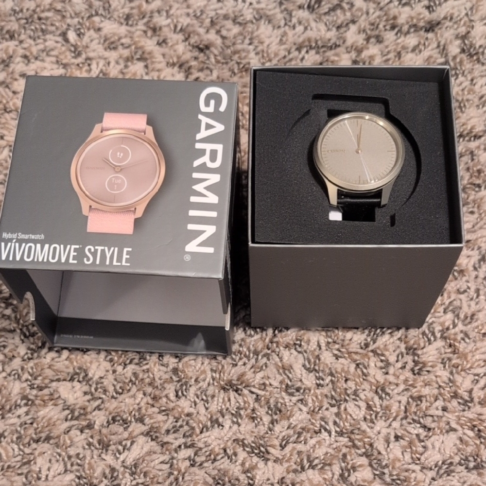 Garmin Vivomove Style with Black Strap & Brushed Gold Face